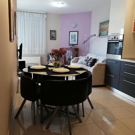 Near Beach Apartment Reno With Private Parking Split Eksteriør billede