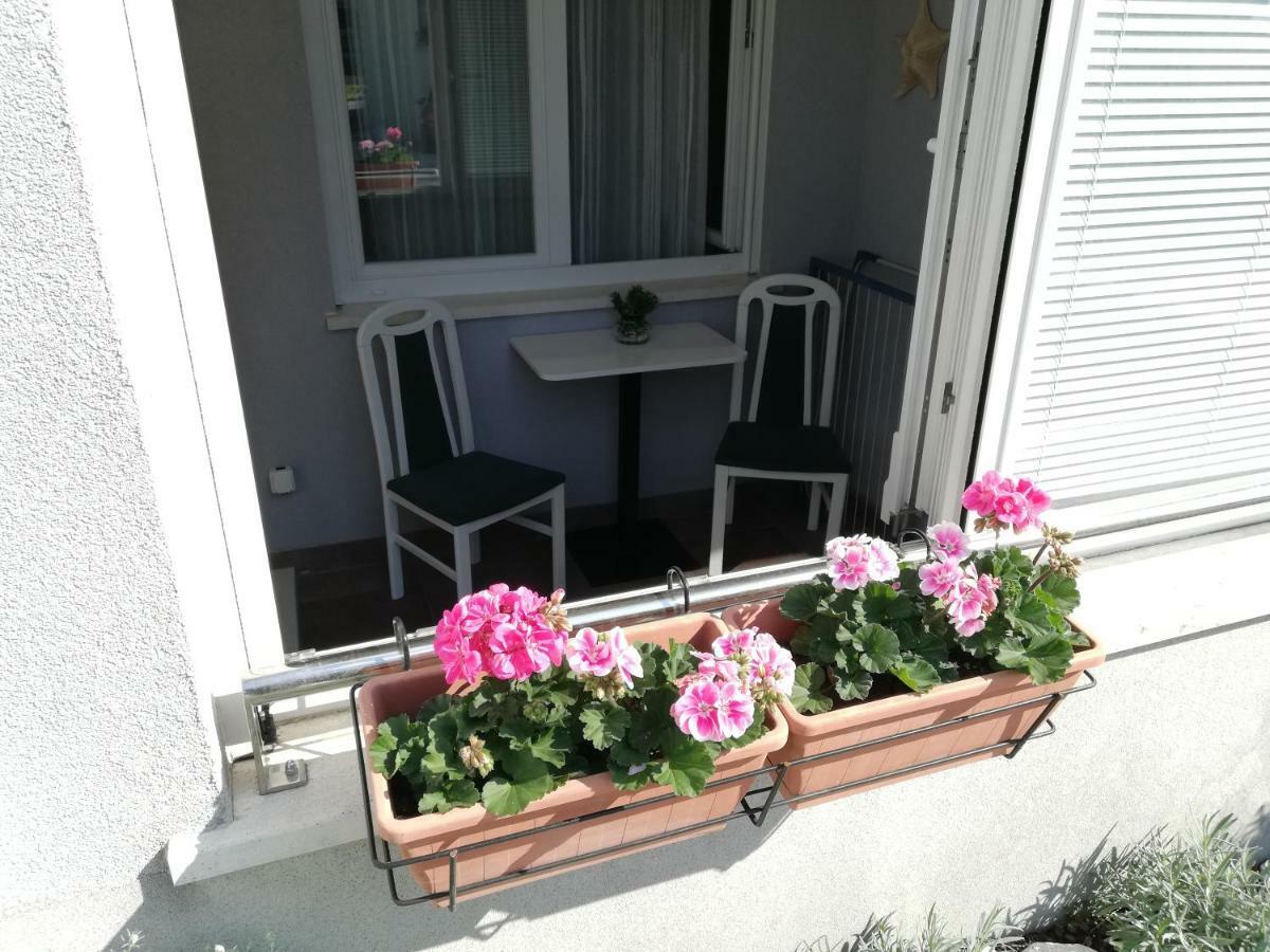 Near Beach Apartment Reno With Private Parking Split Eksteriør billede